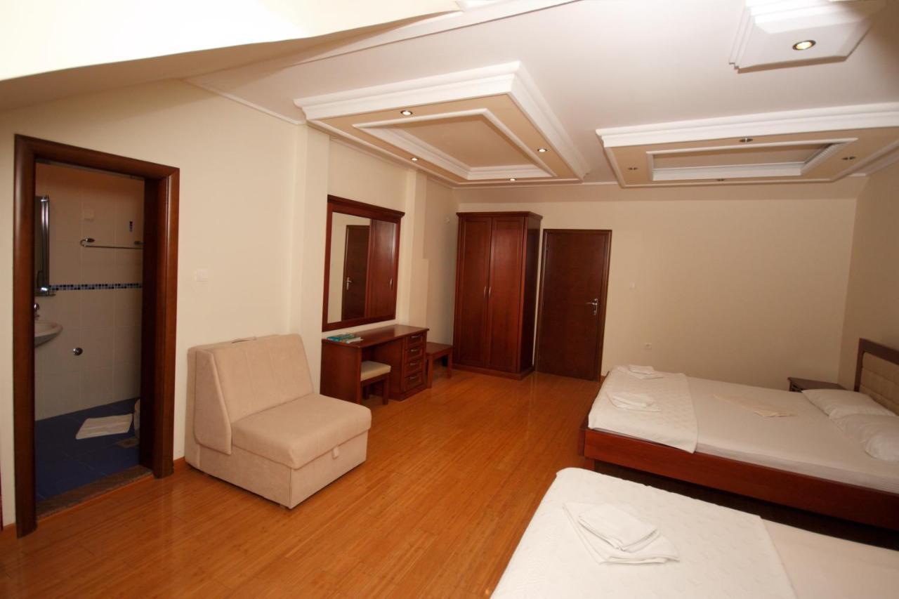 Hotel Rr Herceg Novi Bagian luar foto