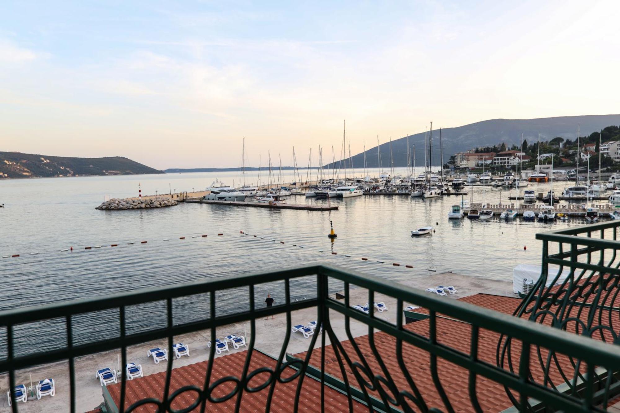 Hotel Rr Herceg Novi Bagian luar foto