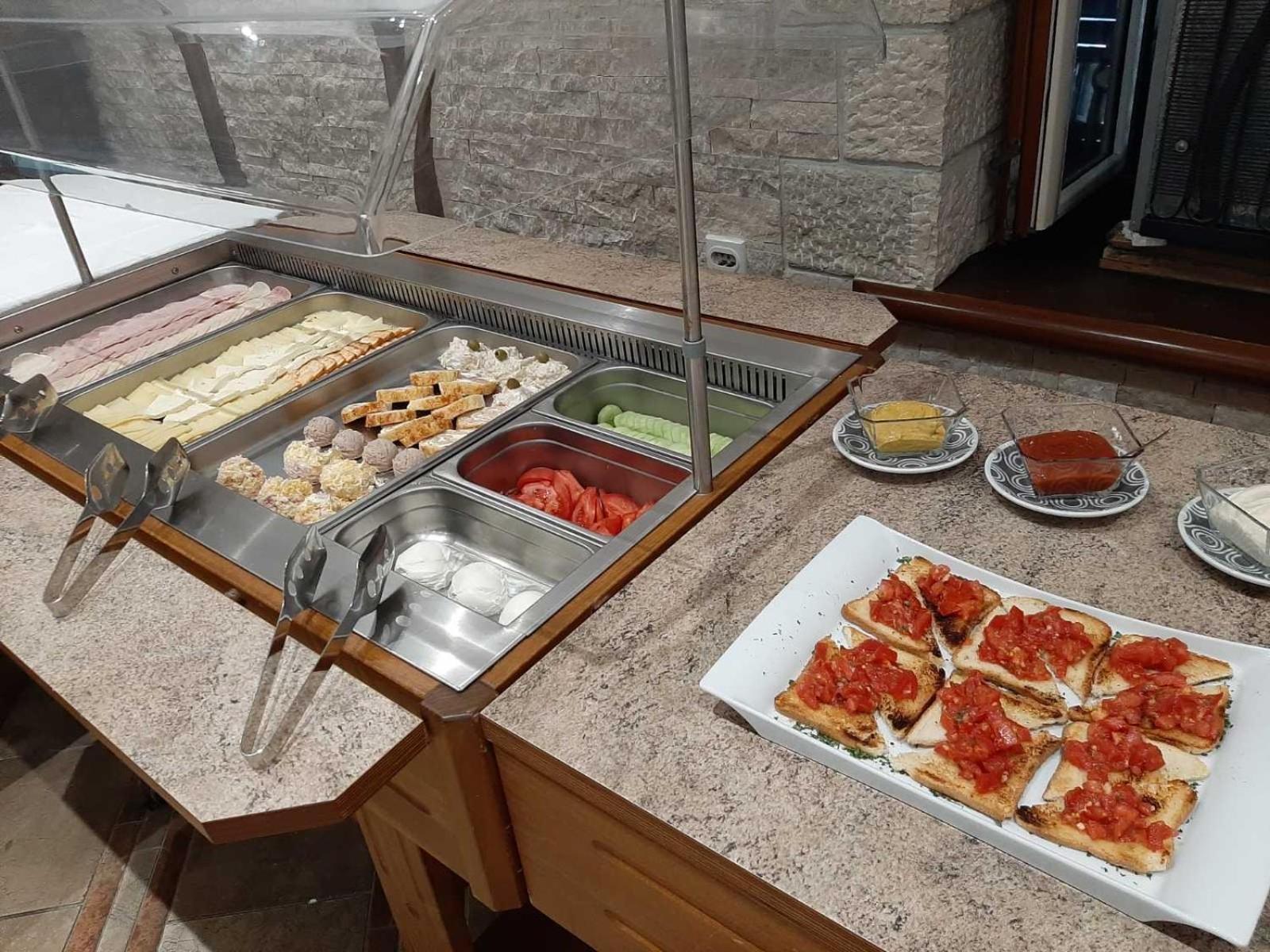 Hotel Rr Herceg Novi Bagian luar foto